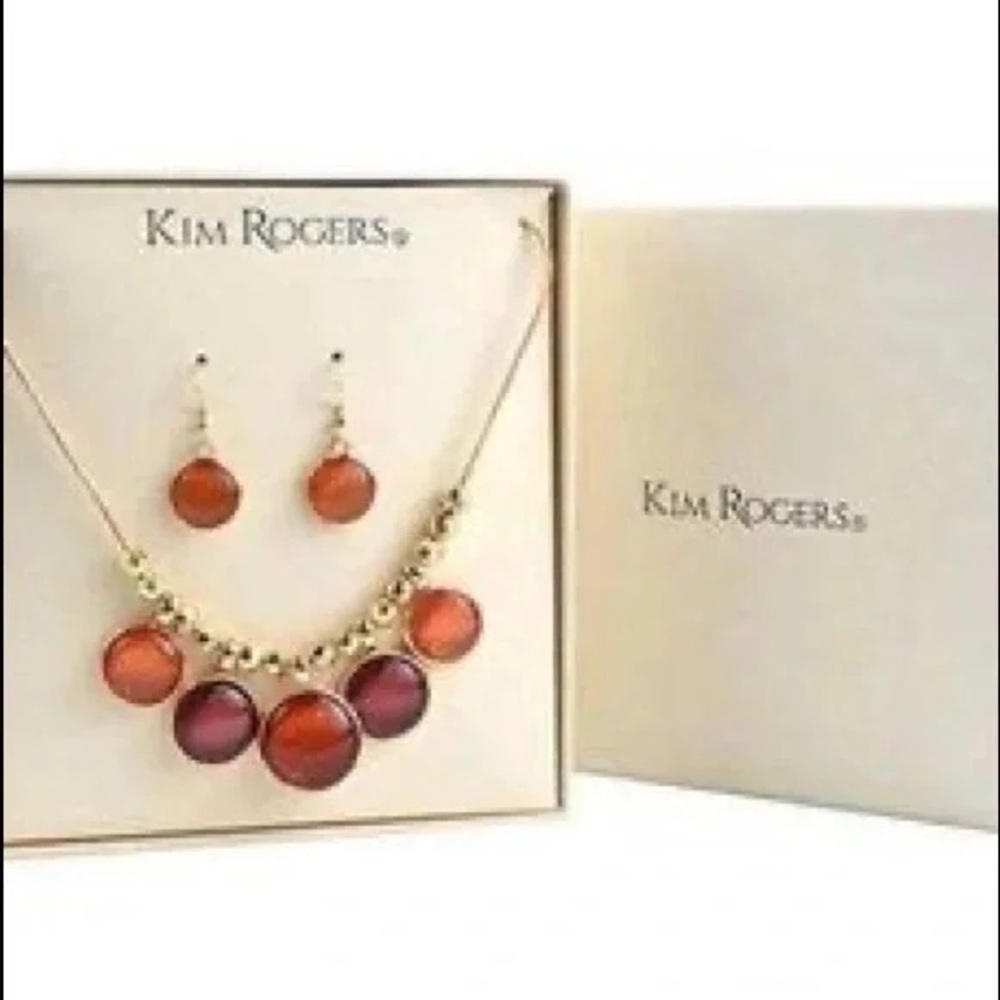 ❄️ Kim Rogers | Gold Tone Necklace and Earring Set